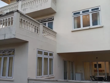 5 Bedroom Villa