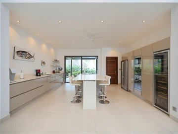 4 Bedroom Villa