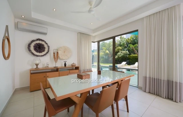 I am offering you, off the record, long-term rental in Cap Malheureux.