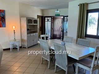 For rent – Superb 3-bedroom apartment facing the sea – Grand Baie