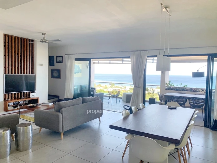 Tamarin à vendre  et accessible aux étrangers, appartement de luxe 3 chambres avec une petite piscine privée, garage ...