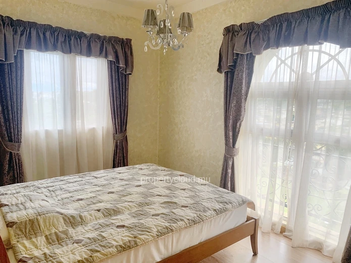 Curepipe à vendre charmant appartement 3 chambres situé au huitièmes étages avec ascenseur situé dans une résidence s...