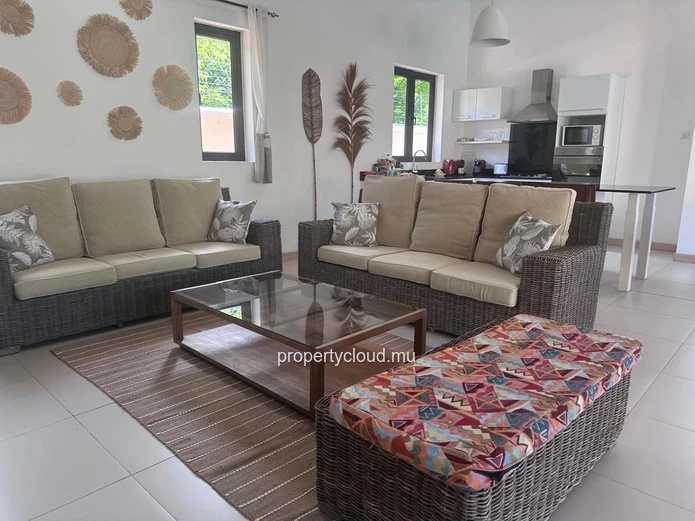 Discover this magnificent 4-bedroom villa, nestled in the heart of a private residence, a few steps from the coastal ...