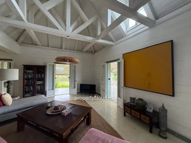 For sale: magnificent 3-bedroom villa in Mont Piton 1.