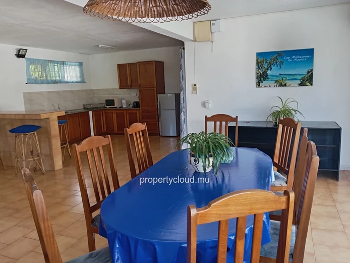 Your Private Oasis: Large Apartment with Pool and Garden Near Pereybere/Grand Baie