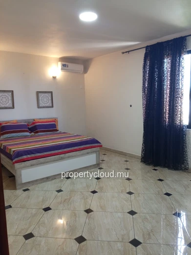  FOR RENT – Large, unique villa full of charm | 3 floors + rooftop | 3 to 4 bedrooms | Independent studio