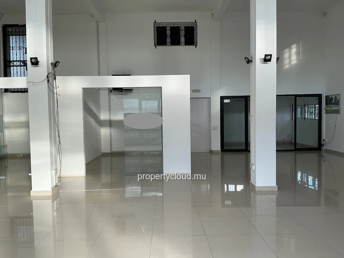 Commercial Premises For Rent – Grand Baie – 121 M²