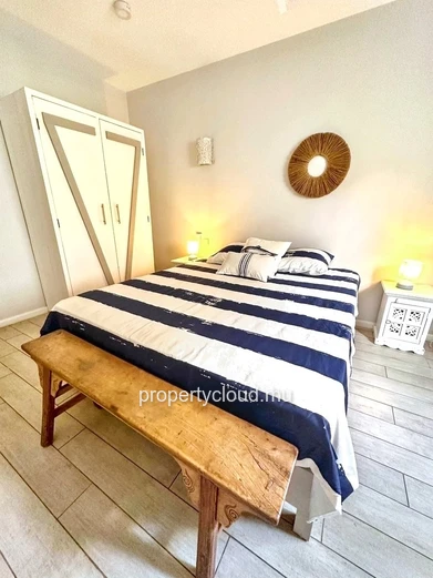 Accessible aux étranger Tamarin à vendre spacieux appartement de 3 chambres en rez-de-chaussée.