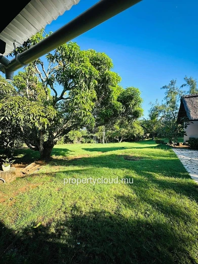 BAIN BOEUF. Splendid Spacious Family Villa | Quiet | Close to Grand Baie & Sea