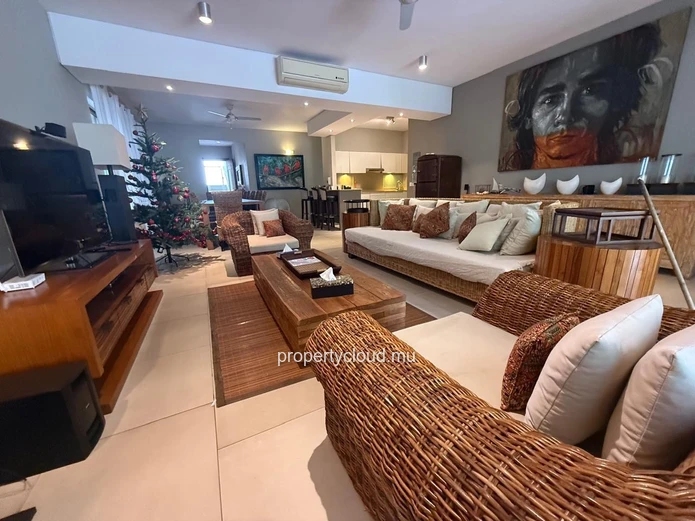 BAIN BOEUF: Stunning Balinese-inspired apartment – Sea view & beach access