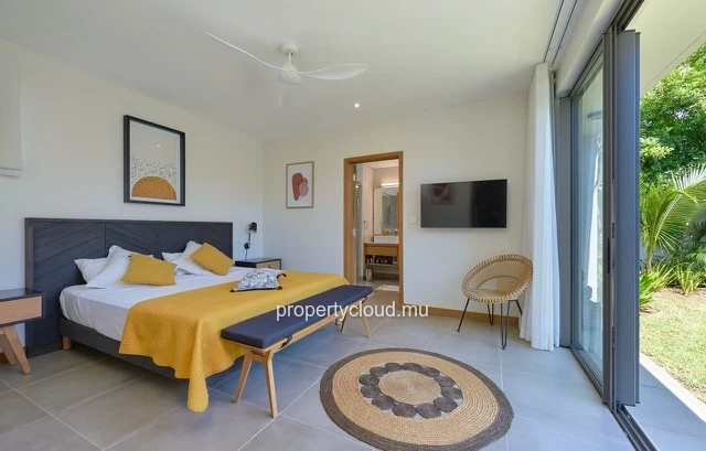 For sale: magnificent villa in a residence accessible to foreigners in Grand Baie, La Salette.