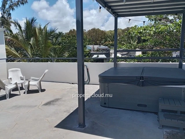 À Vendre – Immeuble Moderne Avec Forte Rentabilité Locative – Poste Lafayette