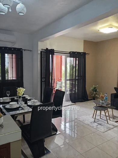 FOR RENT – Renovated apartment with shared pool - Pereybère