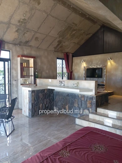  FOR RENT – Large, unique villa full of charm | 3 floors + rooftop | 3 to 4 bedrooms | Independent studio