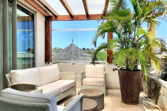 Black River for sale 3 bedroom penthouse, waterfront, located in the only residential marina of the island.