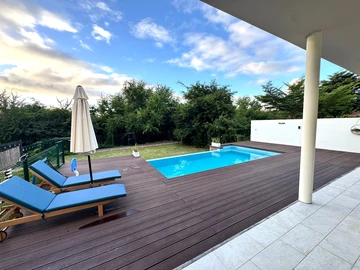 5 Bedroom Villa
