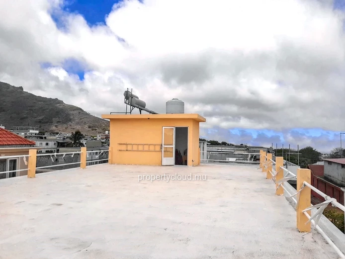 Roches Brunes for sale 7 bedroom house, which can be converted into 2 independent apartments.