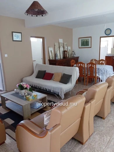 Large and beautiful family villa for sale – Grand Gaube