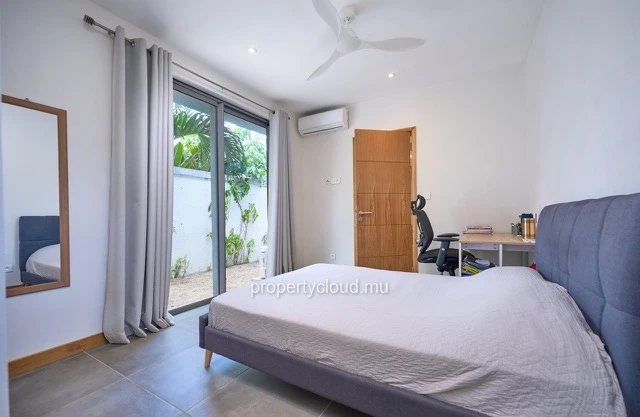 For sale: magnificent villa in a residence accessible to foreigners in Grand Baie, La Salette.