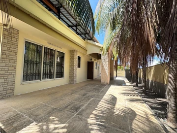 5 Bedroom Villa