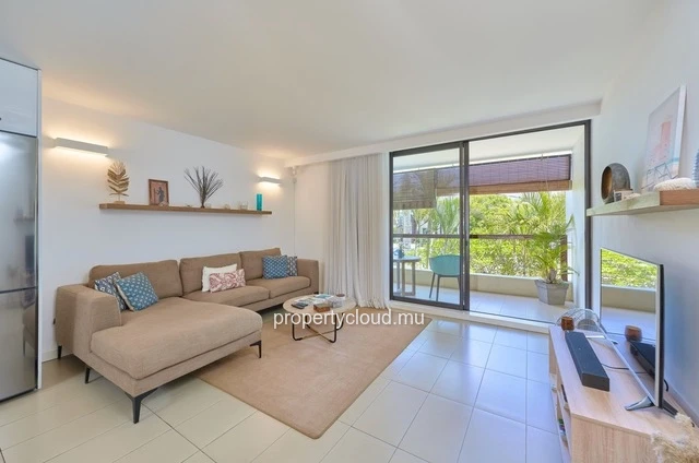 A vendre appartement d'une chambre au 1er étage, meublé et équipé accessible aux étrangers à Mont Choisy.
