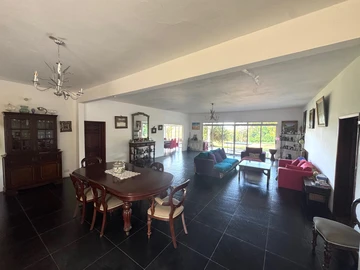 5 Bedroom Villa