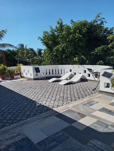 Your Private Oasis: Large Apartment with Pool and Garden Near Pereybere/Grand Baie