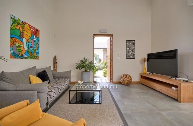 For sale: magnificent villa in a residence accessible to foreigners in Grand Baie, La Salette.