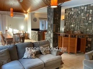 FOR RENT – Grand Baie – Charming villa with landscaped garden and swimming pool – Mauritius