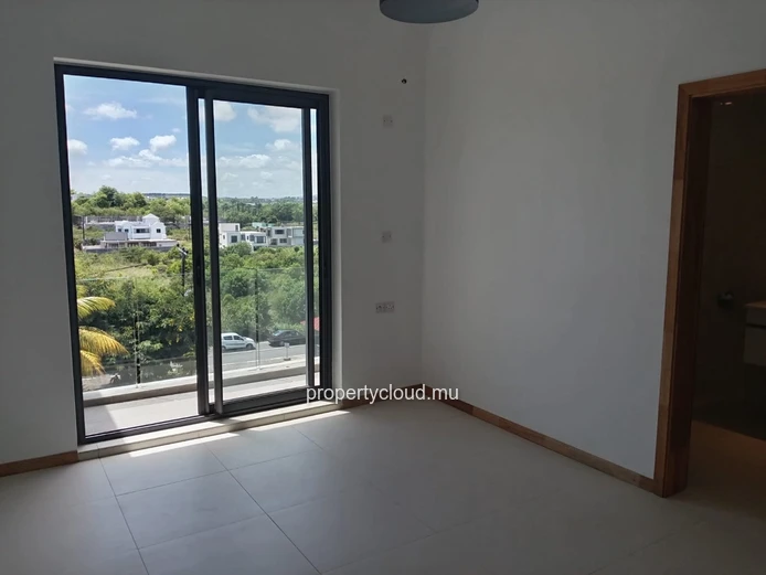 FOR SALE – NEW PENTHOUSE 180 m² – GRAND BAIE CENTER