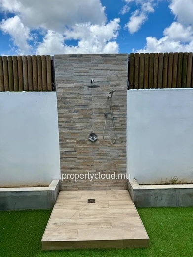 Vivez dans le luxe et le confort proche centre commercial de la Croisette de Grand Baie dans un lotissement privé Boi...