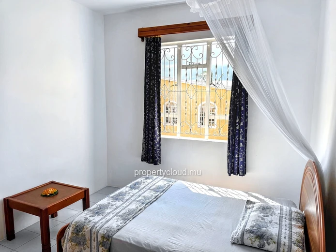 Roches Brunes for sale 7 bedroom house, which can be converted into 2 independent apartments.