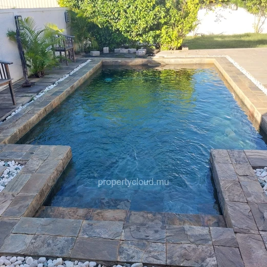 For sale a character villa with 4 bedrooms in Bain Bœuf, 3 minutes walk from the beach.