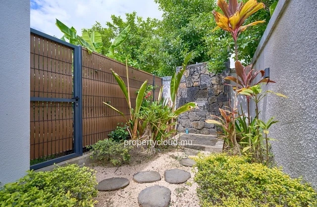 For sale: magnificent villa in a residence accessible to foreigners in Grand Baie, La Salette.