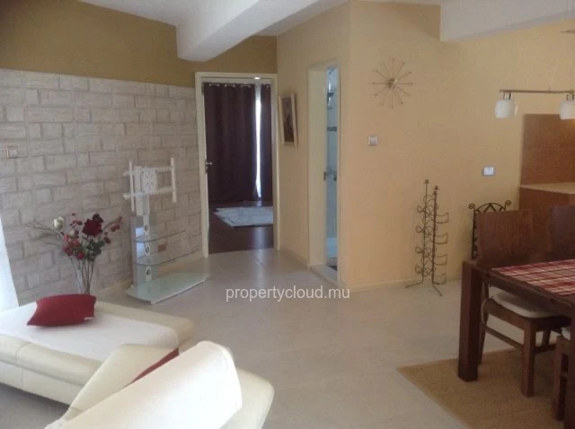 Large new villa of 2990p2 including 6 bedrooms in Calodyne