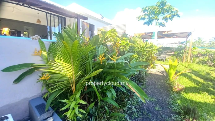 Tamarin – For sale, recent 3-bedroom villa with swimming pool and open view