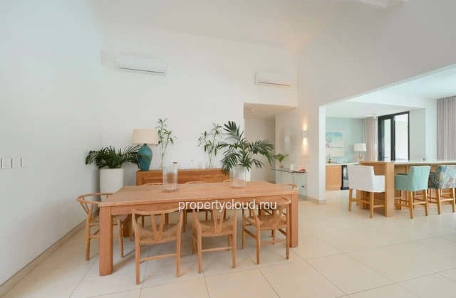 For sale: magnificent 4-bedroom villa with en suite rooms, accessible to foreigners in Pereybere.