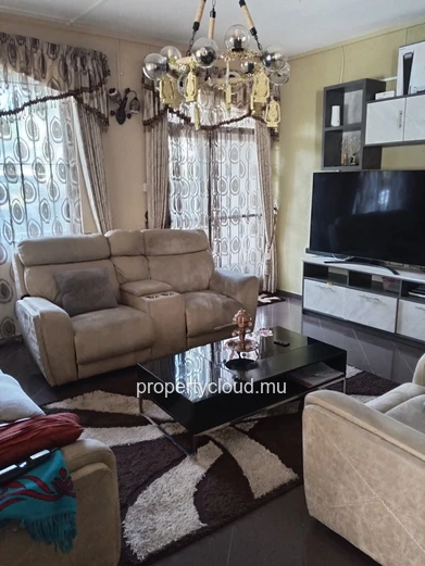 Superb 5 bedroom family home, located in Triolet.