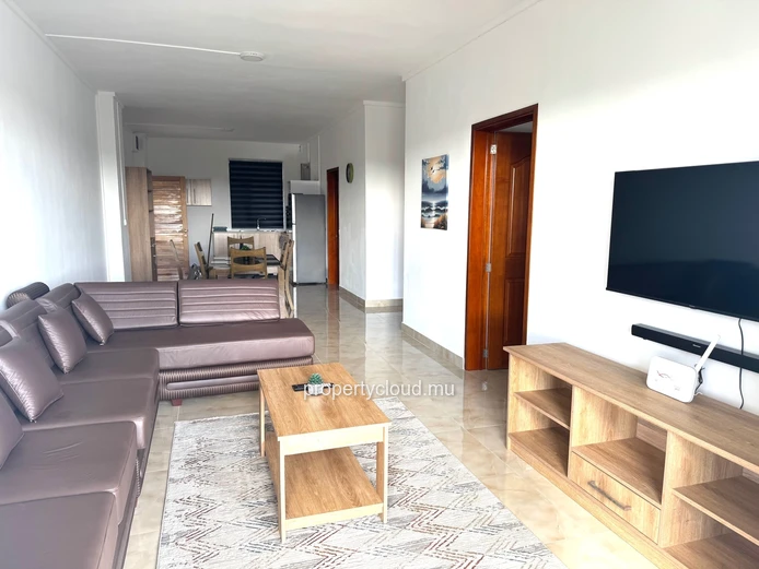 Flic en Flac for rent recent 2 bedroom apartment with swimming pool, gym, elevator and covered parking located in a s...