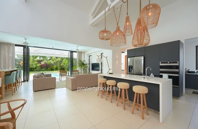 For sale: magnificent 4-bedroom villa with en suite rooms, accessible to foreigners in Pereybere.