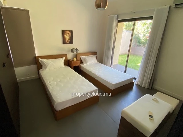For sale: magnificent villa in a residence accessible to foreigners in Pereybere.