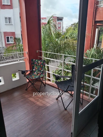 FOR RENT – Renovated apartment with shared pool - Pereybère