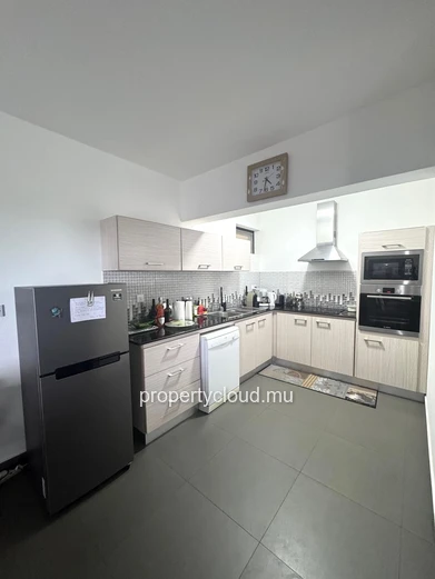 Flic en Flac Superbe Appartement Meublé à Vendre dans une Résidence Sécurisée avec Piscine