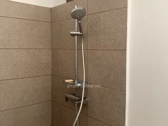 Flic en Flac for sale pleasant renovated 4 bedroom villa with swimming pool and garage located in a residential and q...