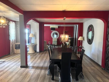 5 Bedroom Villa
