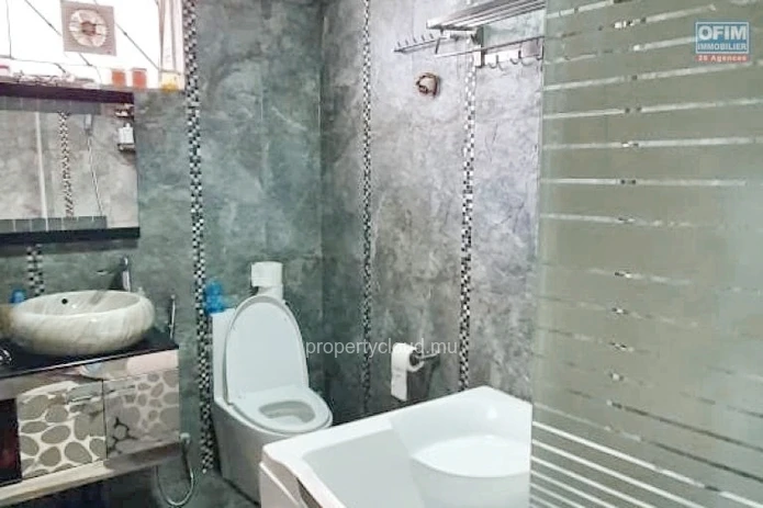 Curepipe for sale charming villa completely renovated with three bedrooms and an office,living space of 230M2 on a pl...
