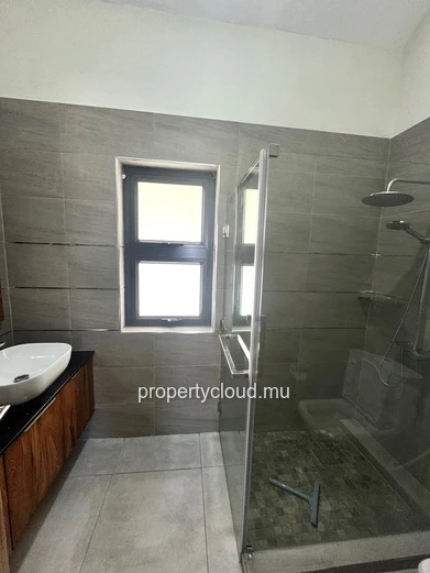  Flic en Flac for sale beautiful 4 bedroom villa delivery June 2025 with ocean view, swimming pool and garage located...