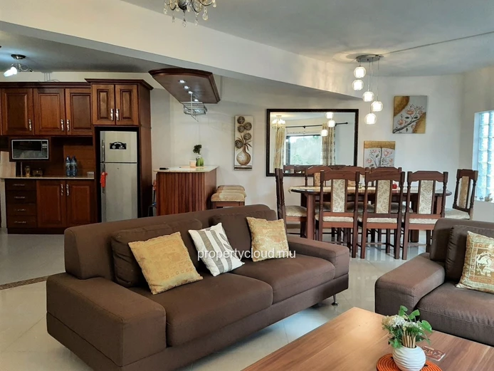 Sodnac for sale beautiful 3 bedroom apartment in quiet and secure residence.