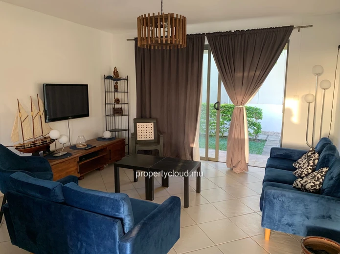 Flic en Flac: 3-bedroom triplex rental with swimming pool and unobstructed views of Flic en Flac