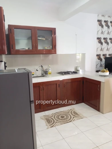FOR SALE – Renovated apartment with communal pool - Pereybère